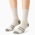 Socken 35-38 aus Rippstrick in Creme und Olivgrün mit Streifendesign